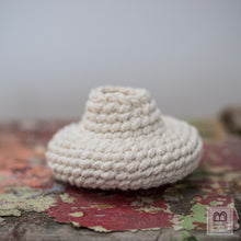 Load image into Gallery viewer, vessel twining basketry