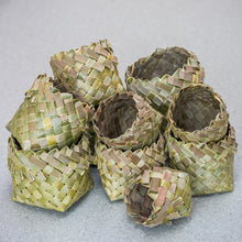 Load image into Gallery viewer, harakeke weaving class
