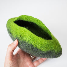 Load image into Gallery viewer, vessel and pod felting workshop