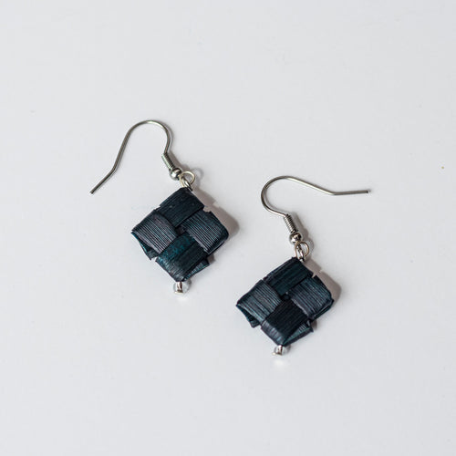 harakeke earrings